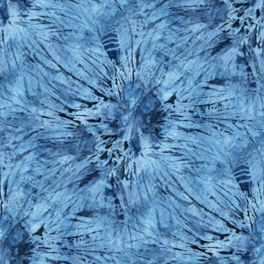 Beyaz ipeğin üzerindeki çivit rengi kusursuz kravat boyası deseni. El boyası kumaşlar - nodüler batik. Shibori boyaması.. 