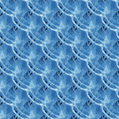 Beyaz ipeğin üzerindeki çivit rengi kusursuz kravat boyası deseni. El boyası kumaşlar - nodüler batik. Shibori boyaması.. 