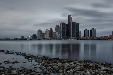 Doğal Windsor Ontario Riverfront görünümü Detroit, Michigan'lı