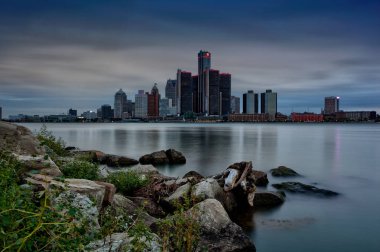 Doğal Windsor Ontario Riverfront görünümü Detroit, Michigan'lı