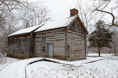 Eski Kulübe Delaurier Çiftliği Soğuk Kış Sahnesi Buzlu