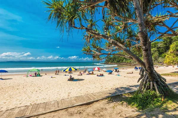 Noosa Australia Feb 2018 People Enjoying Summer Noosa Main Beach — Stock Photo, Image