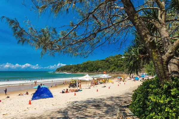 Noosa Australia Feb 2018 People Enjoying Summer Noosa Main Beach — Stock Photo, Image