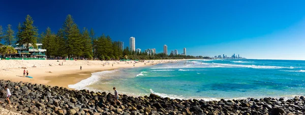 Gold Coast Aus Juli 2018 Goudkust Skyline Surfen Strand Burleigh — Stockfoto