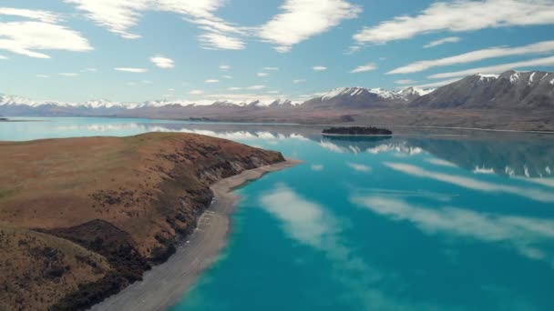 Luchtfoto Drone Zicht Tekapo Lake Blauwe Lucht Zuid Eiland Nieuw — Stockvideo