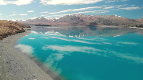 Δείτε Τον Εναέριο Κηφήνα Της Tekapo Λίμνης Και Μπλε Ουρανό — Αρχείο Βίντεο