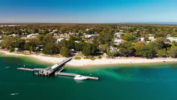 Pemandangan Udara Bongaree Jetty Pulau Bribie Pantai Sinar Matahari Australia — Stok Video