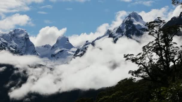 Jour Nuageux Pluvieux Milford Sound Île Sud Nouvelle Zélande — Video