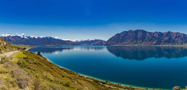 Panoramabilder över Lake Hawea och bergen, Sydön, nya — Stockfoto