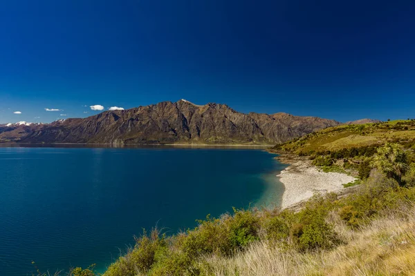 Panoramic photos of Lake Hawea and mountains, South Island, New — Stock Photo, Image