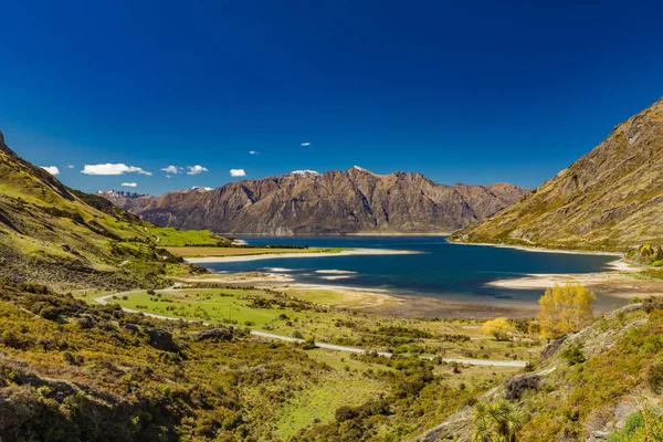 Panoramatické fotografie Lake Hawea a hory, Jižní ostrov, nový — Stock fotografie