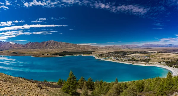Lake Tekapo med reflektion över himlen och bergen, Nya Zeeland — Stockfoto