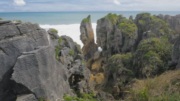 Panqueque Punakaiki Rocas Con Agujeros Parque Nacional Paparoa Nueva Zelanda — Vídeo de stock