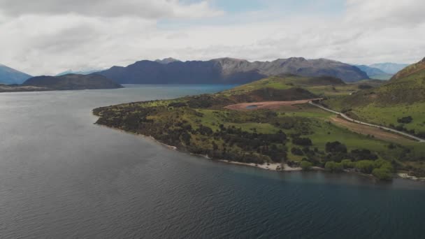 Paisaje Nueva Zelanda Lago Wanaka Bahía Glendhu Disparos Aéreos Aviones — Vídeo de stock