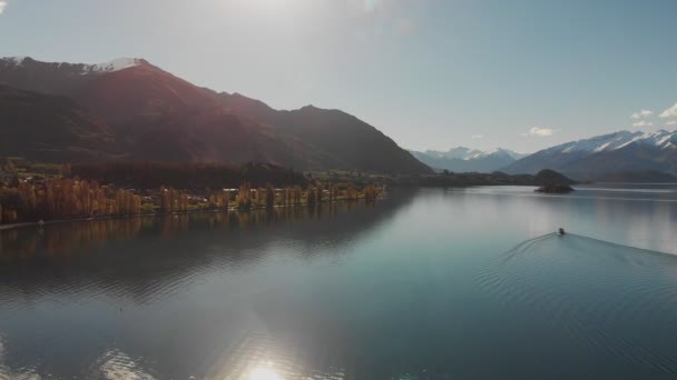 Vista Aérea Del Lago Wanaka Los Nevados Picos Buchanan Isla — Vídeo de stock