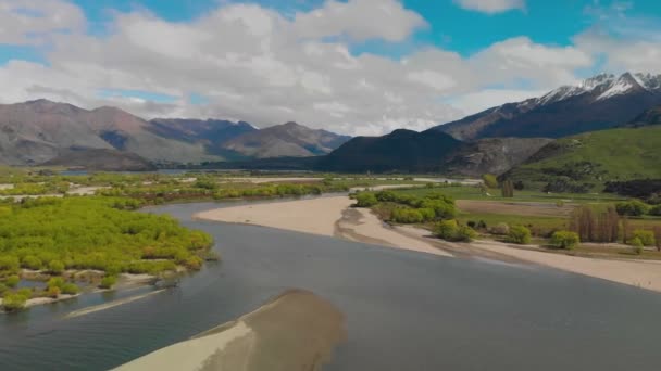 Luchtfoto Drone Beelden Van Emerald Bluffs Deel Van Wanaka Lake — Stockvideo