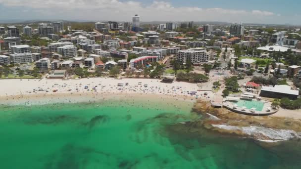 Vzdušné Záběry Vln Oceánu Rušné Královské Pláži Caloundra Queensland Austrálie — Stock video