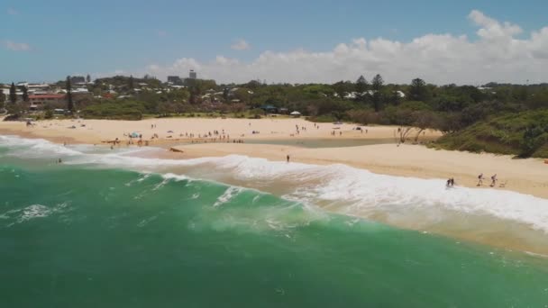 Luchtfoto Panoramabeelden Van Dicky Beach Caloundra Queensland Australië — Stockvideo