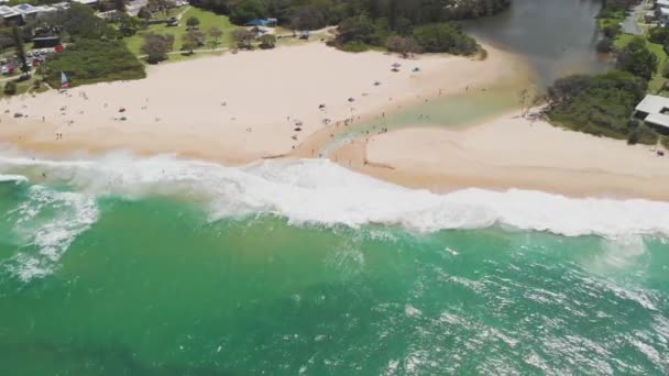 Luchtfoto Panoramabeelden Van Dicky Beach Caloundra Queensland Australië — Stockvideo