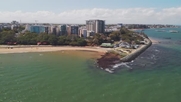 Vista Aérea Drone Suttons Beach Redcliffe Queensland Austrália — Vídeo de Stock