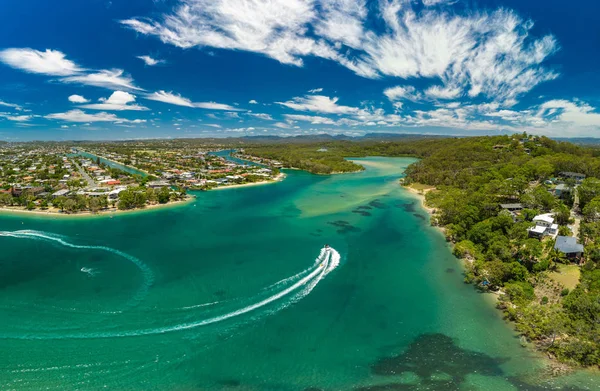 Légi drone kilátás, Tallebudgera Creek és a strand az arany Coas — Stock Fotó