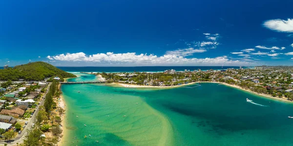 Veduta aerea drone, Tallebudgera Creek e spiaggia sul Gold Coas — Foto Stock