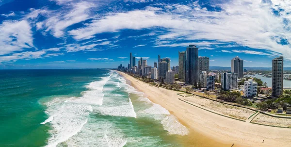 Havadan drone perspektifi, Gold Coast Surfers Paradise Plaj — Stok fotoğraf