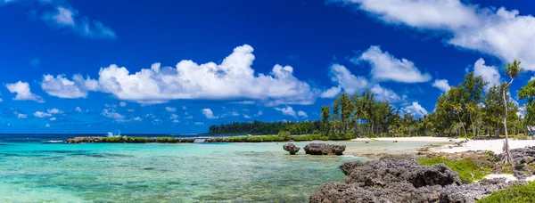 Eton Beach, Efate Island, Vanuatu, near Port Vila - famous beach — Stock Photo, Image