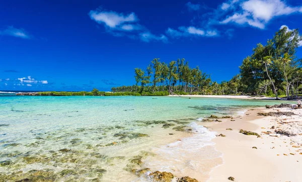 Eton Beach, Efate Island, Vanuatu, perto de Port Vila - famosa praia — Fotografia de Stock