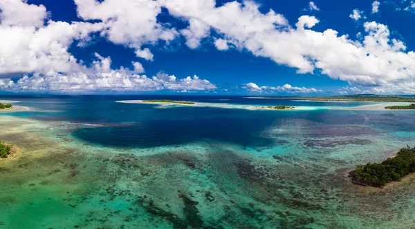 Drohnenblick auf kleine Inseln und Lagunen, efate island, vanuatu, — Stockfoto