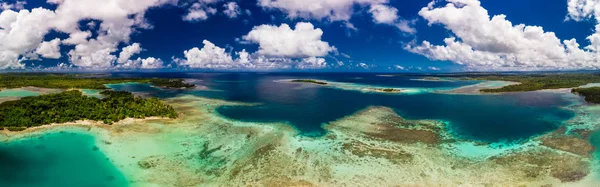 Drone vista di piccole isole e lagune, Efate Island, Vanuatu , — Foto Stock