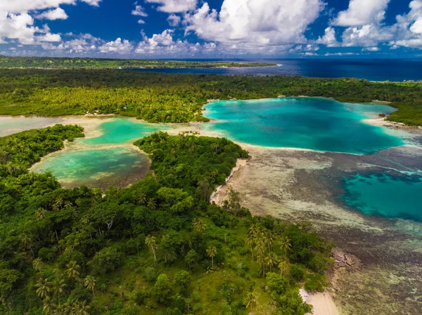 Vista del dron de pequeñas islas y lagunas, Isla Efate, Vanuatu , —  Fotos de Stock