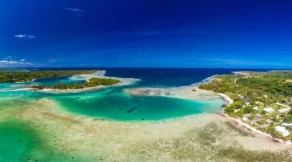 Vista aérea del dron de la isla de Erakor, Vanuatu, cerca de Port Vila —  Fotos de Stock