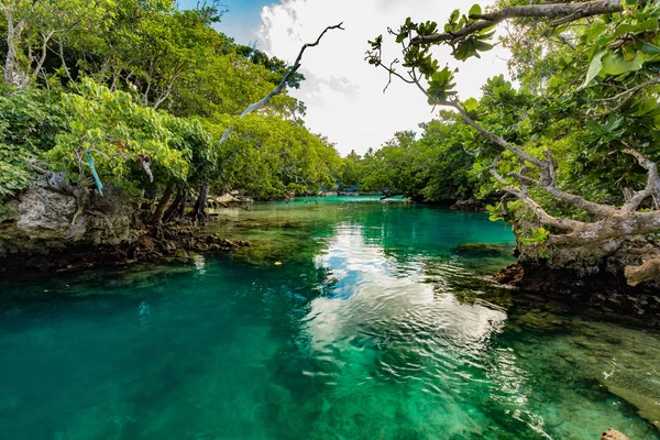 A Lagoa Azul, Port Vila, Efate, Vanuatu — Fotografia de Stock