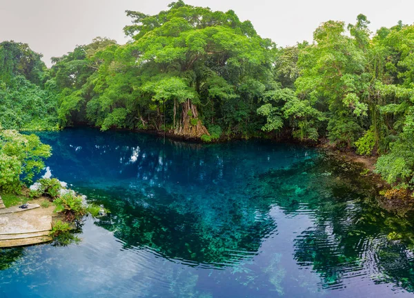 Matevulu Blue Hole, Espiritu Santa Island, Vanuatu, più turistico — Foto Stock