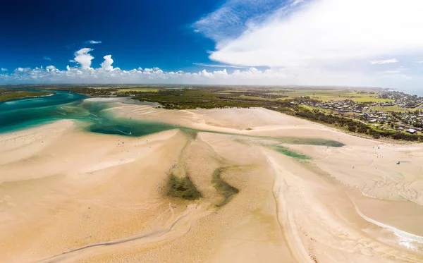 Vista Drone de Elliott Heads Beach and River, Queensland, Austral — Fotografia de Stock