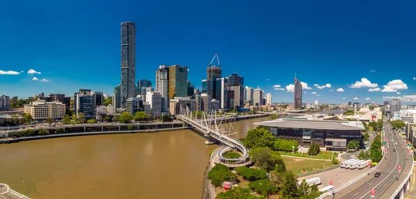 브리즈번, 오스트레일리아 - 3월 19 2019: 브리즈번과 사우스 뱅크 공중 보기 — 스톡 사진