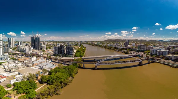 BRISBANE, AUS - 19 mar 2019: Vista aérea de Brisbane y Southbank — Foto de Stock