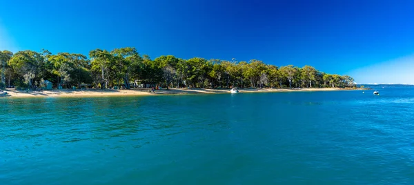 Sunny day on Coochiemudlo Island, Brisbane, Queensland, Australi — Stock Photo, Image