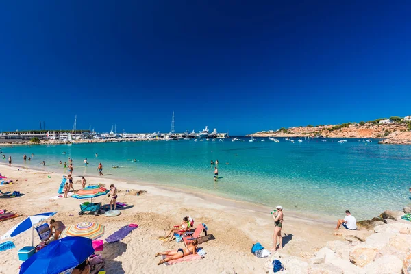 Port Adriano Mallorca Španělsko Července 2020 Turisté Užívají Letní Den — Stock fotografie