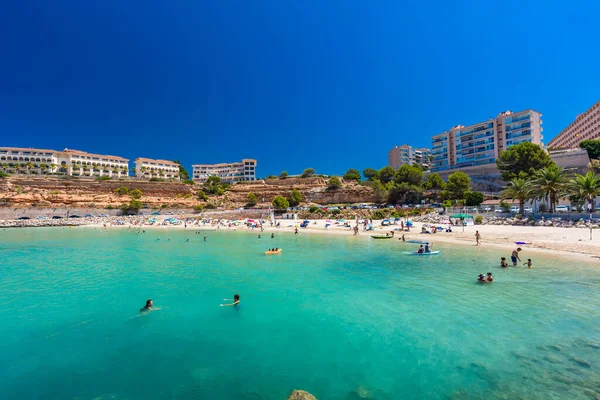 Port Adriano Mallorca Spanien Juli 2020 Touristen Genießen Den Sommertag — Stockfoto