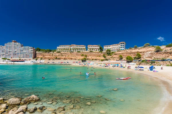 Port Adriano Mallorca Spain Июля 2020 Туристы Наслаждаются Летним Днем — стоковое фото