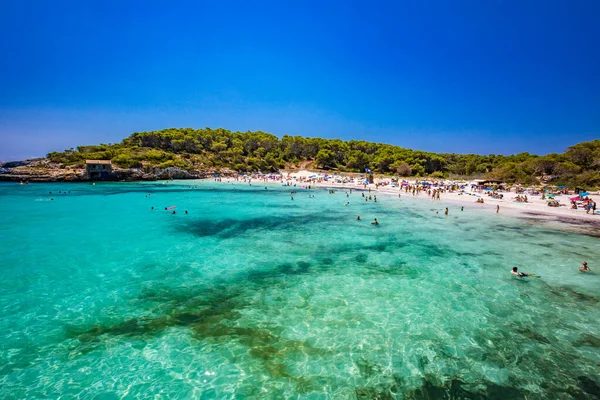 Cala Mondrago Majorka España Julio 2020 Gente Disfruta Famosa Playa —  Fotos de Stock