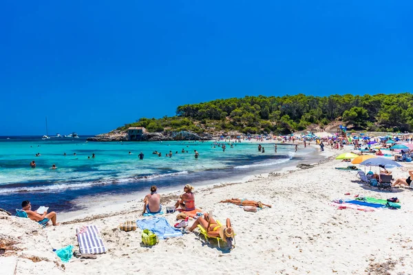 Cala Mondrago Maiorka Espanha Julho 2020 Pessoas Desfrutam Famosa Praia — Fotografia de Stock