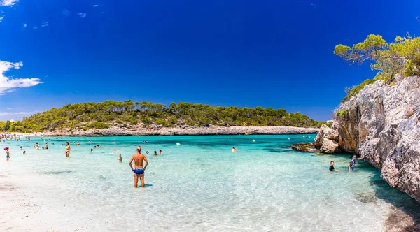 Cala Mondrago Majorka Spanyolország Július 2020 Emberek Élvezik Híres Strand — Stock Fotó