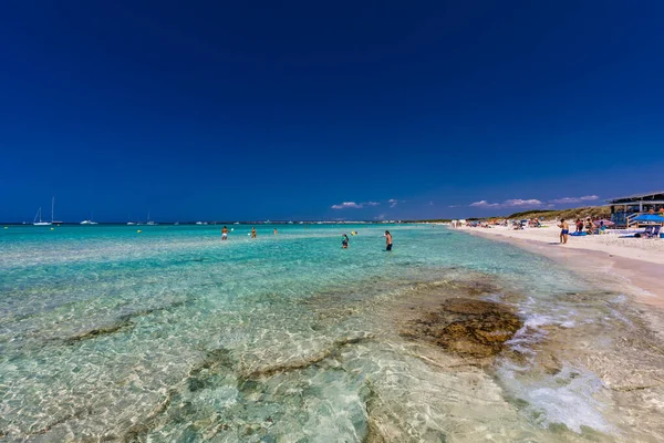 Trenc Majorka Hiszpania Lipiec 2020 Osoby Korzystające Letniego Dnia Plaży — Zdjęcie stockowe