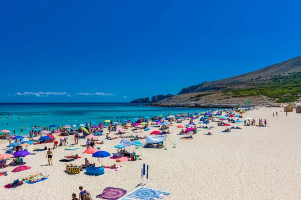 Cala Mesquida Mallorca Spanien Juli 2020 Menschen Genießen Schönen Sandstrand — Stockfoto