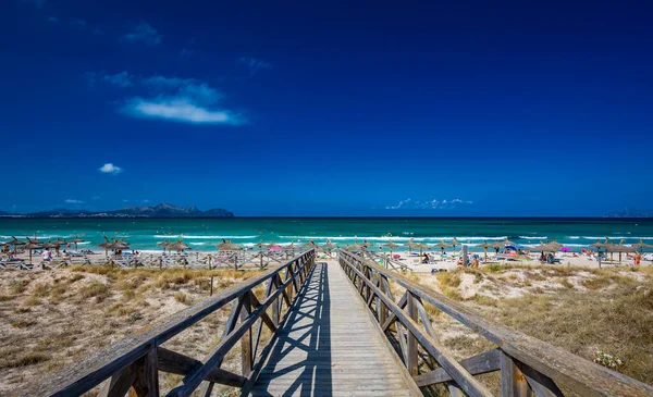 Playa Muro Mallorca Spanien Juli 2020 Menschen Genießen Heißen Sommertag — Stockfoto