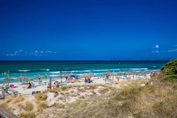 Playa Muro Mallorca Spanien Juli 2020 Menschen Genießen Heißen Sommertag — Stockfoto