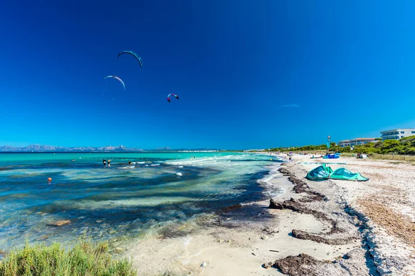Playa Muro Mallorca Spanien Juli 2020 Menschen Genießen Heißen Sommertag — Stockfoto